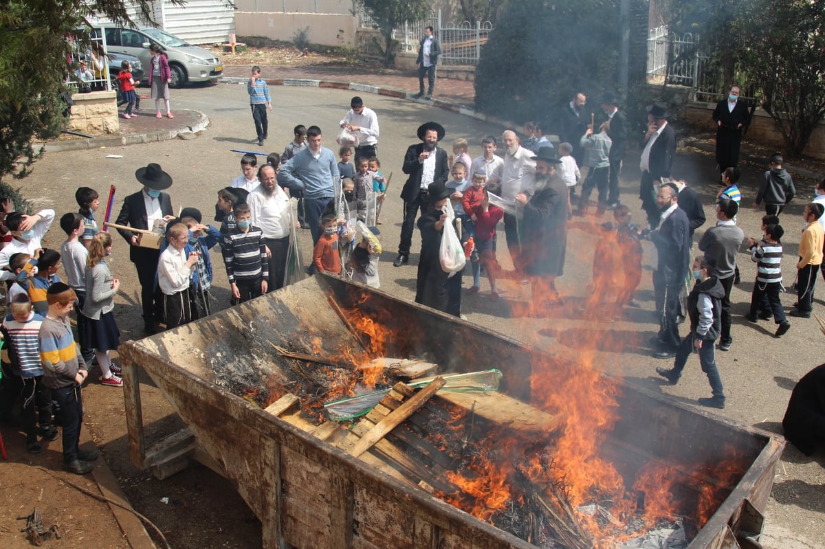 תיעוד נרחב: מודיעין עילית שרפה את החמץ