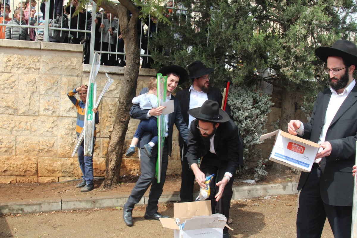 תיעוד נרחב: מודיעין עילית שרפה את החמץ