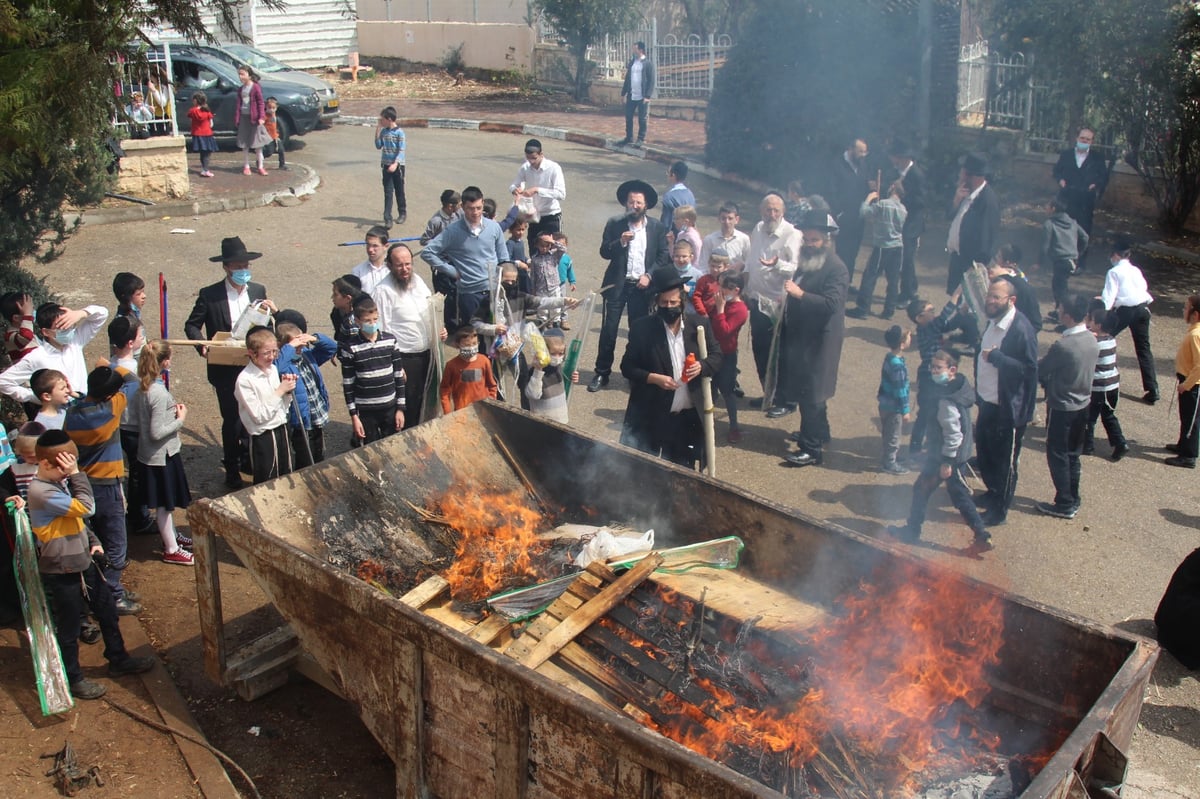 תיעוד נרחב: מודיעין עילית שרפה את החמץ