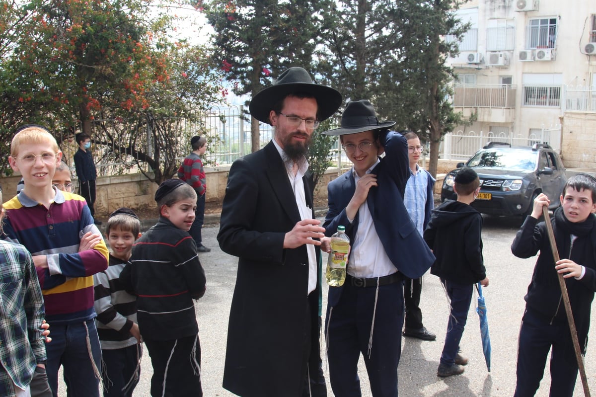 תיעוד נרחב: מודיעין עילית שרפה את החמץ