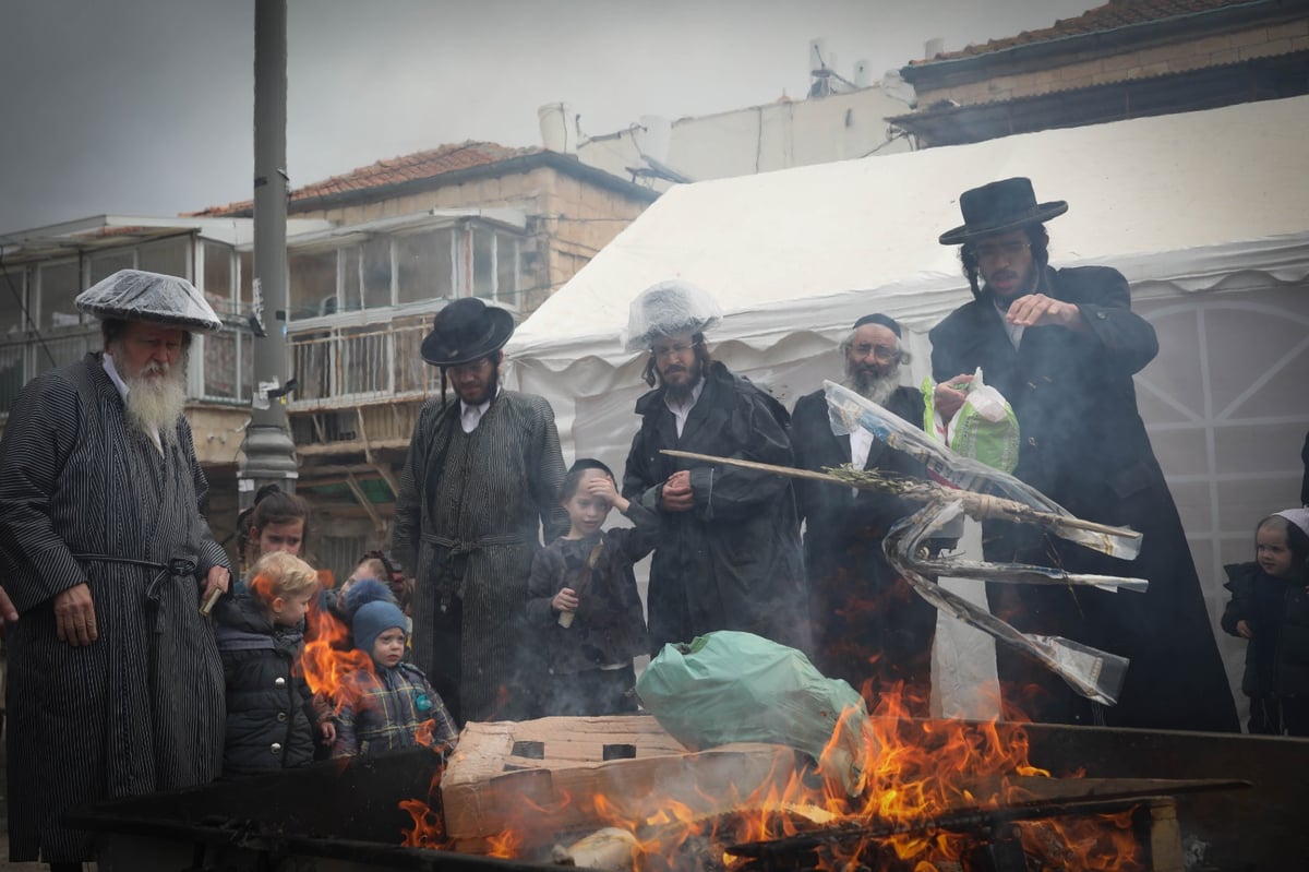 בגשם ובקור הירושלמי: שריפת חמץ תשפ"א