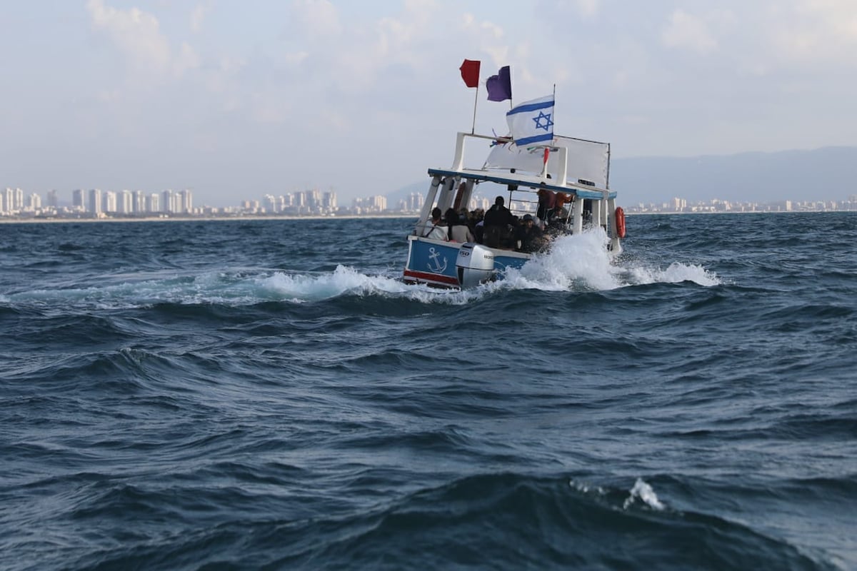 מבלים בחול המועד בעיר העתיקה בעכו; גלריה