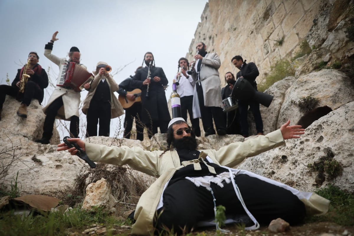 תיעוד מיוחד: תהלוכת הכלייזמרים בירושלים