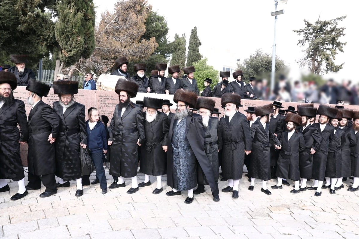 מראות חג הפסח בקהילת סאטמר בבני ברק