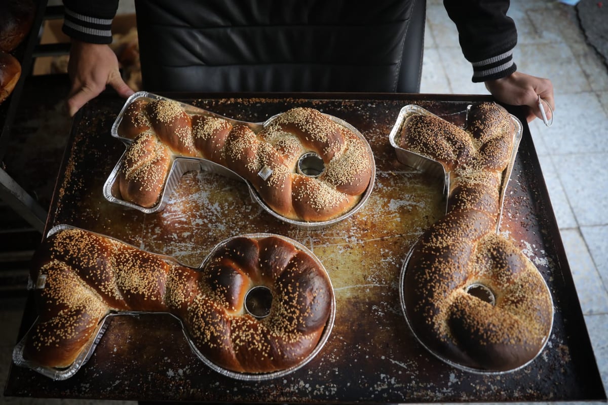 חלות המפתח במאפייה הירושלמית • תיעוד