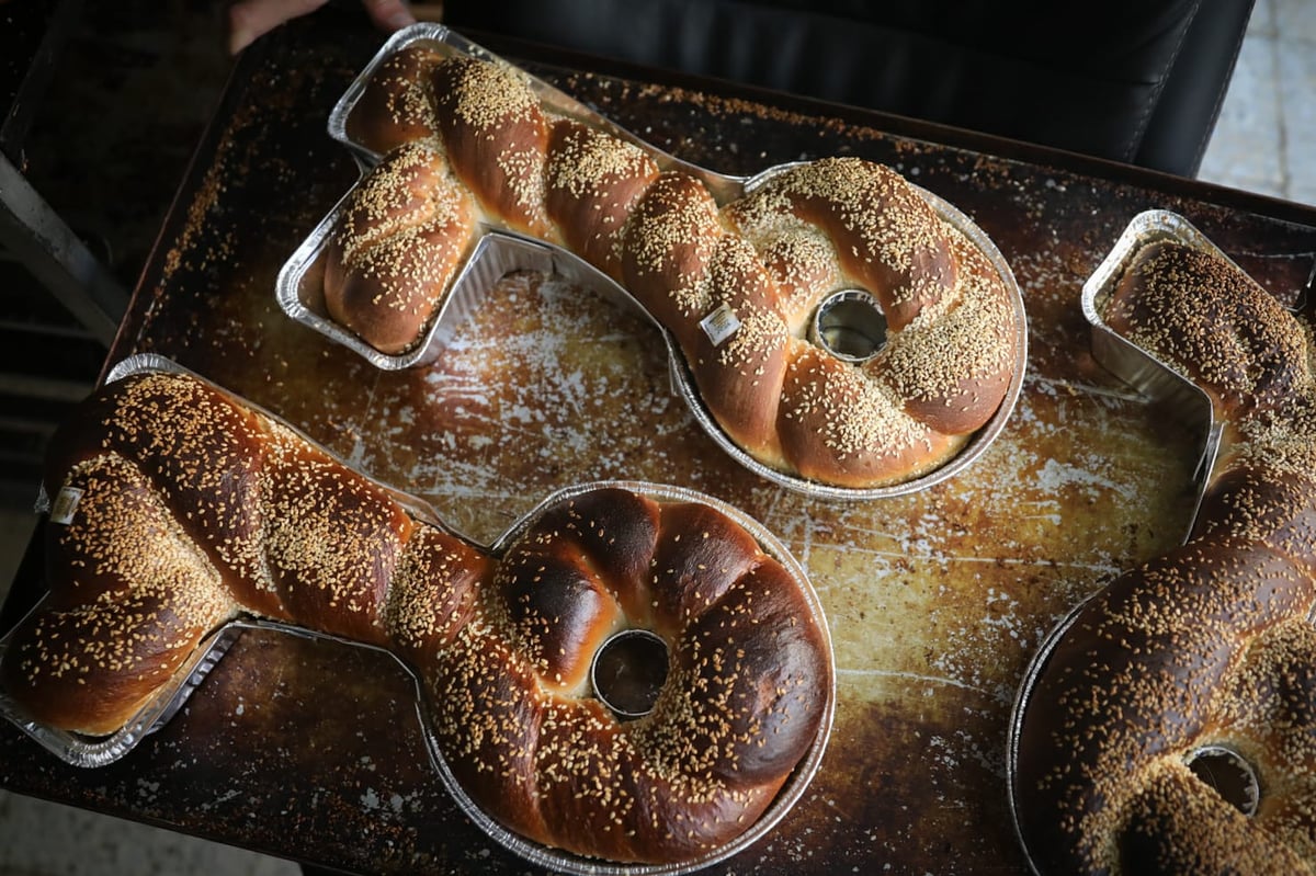 חלות המפתח במאפייה הירושלמית • תיעוד