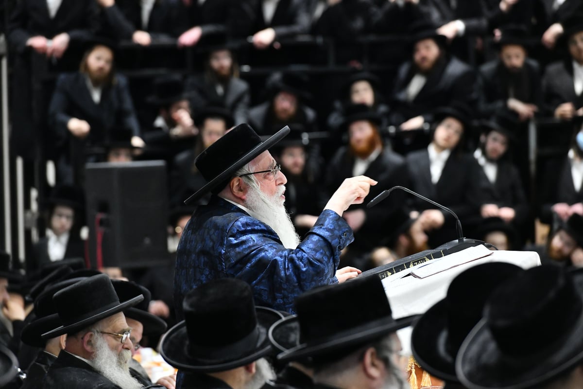 הרבי מצאנז: "מוטל עלינו להביא קרבן תודה"