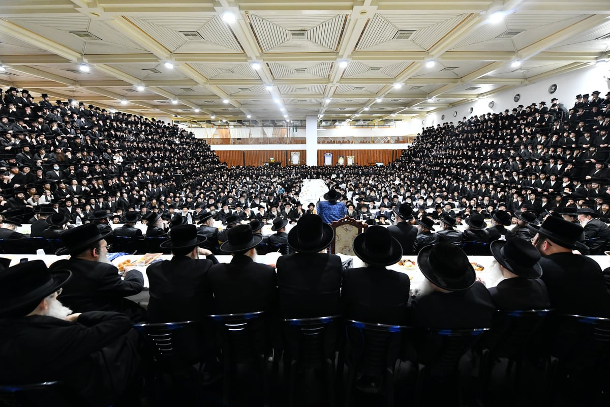 הרבי מצאנז: "מוטל עלינו להביא קרבן תודה"