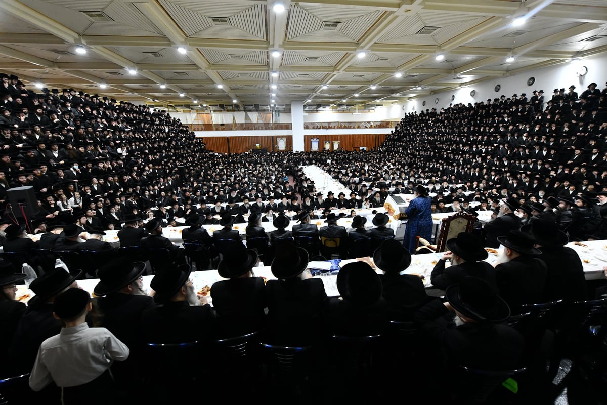 הרבי מצאנז: "מוטל עלינו להביא קרבן תודה"