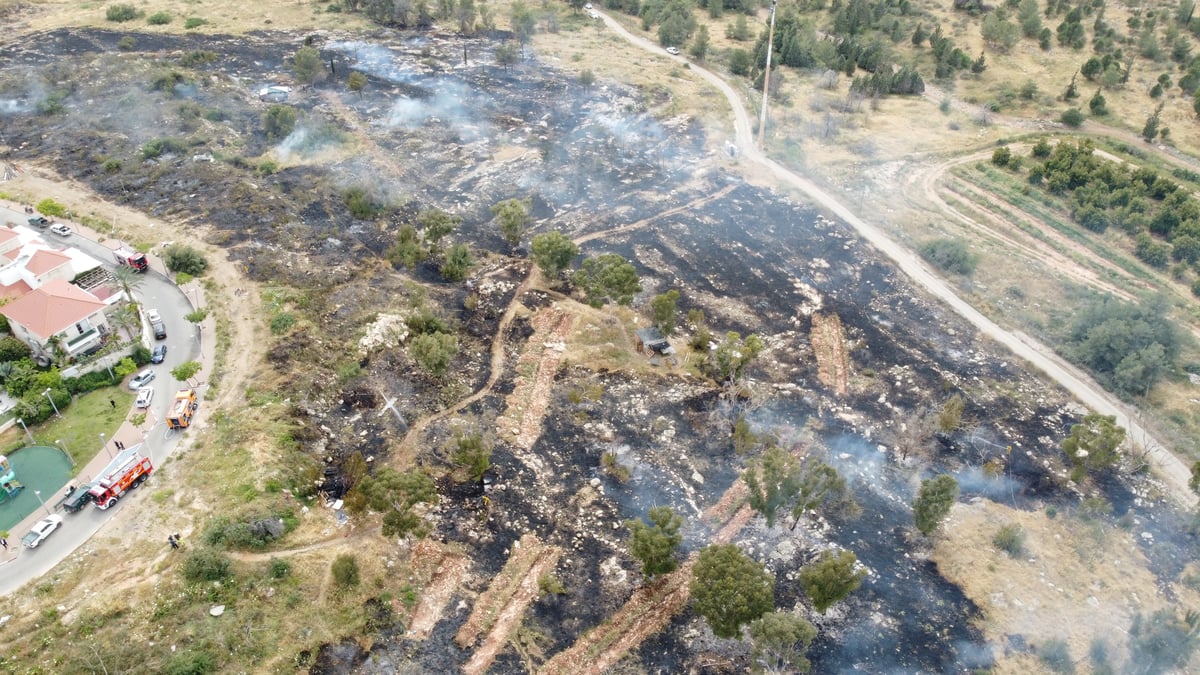 הרחפן תיעד: תוצאות השריפה ליד העיר אלעד; צפו