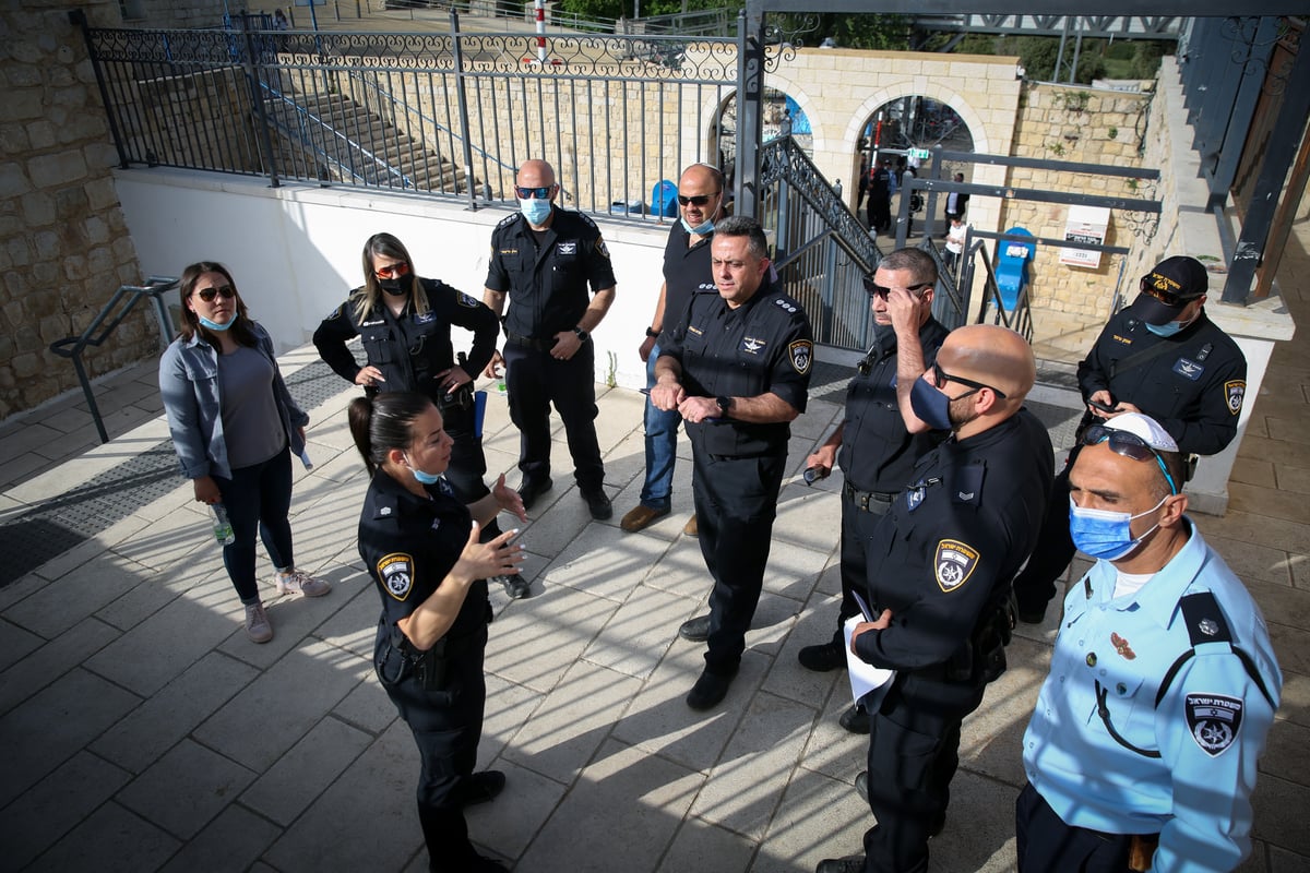 כשבוע לפני ל"ג בעומר; צפו בהכנות במירון