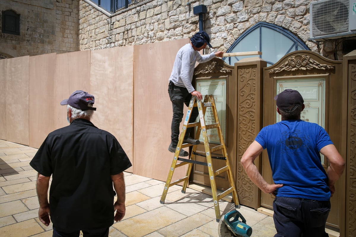 כשבוע לפני ל"ג בעומר; צפו בהכנות במירון