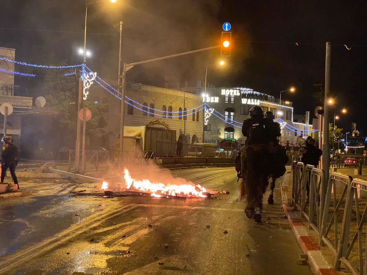 תיעוד מחריד במיוחד: לינץ' בחרדי בירושלים, מצבו קשה