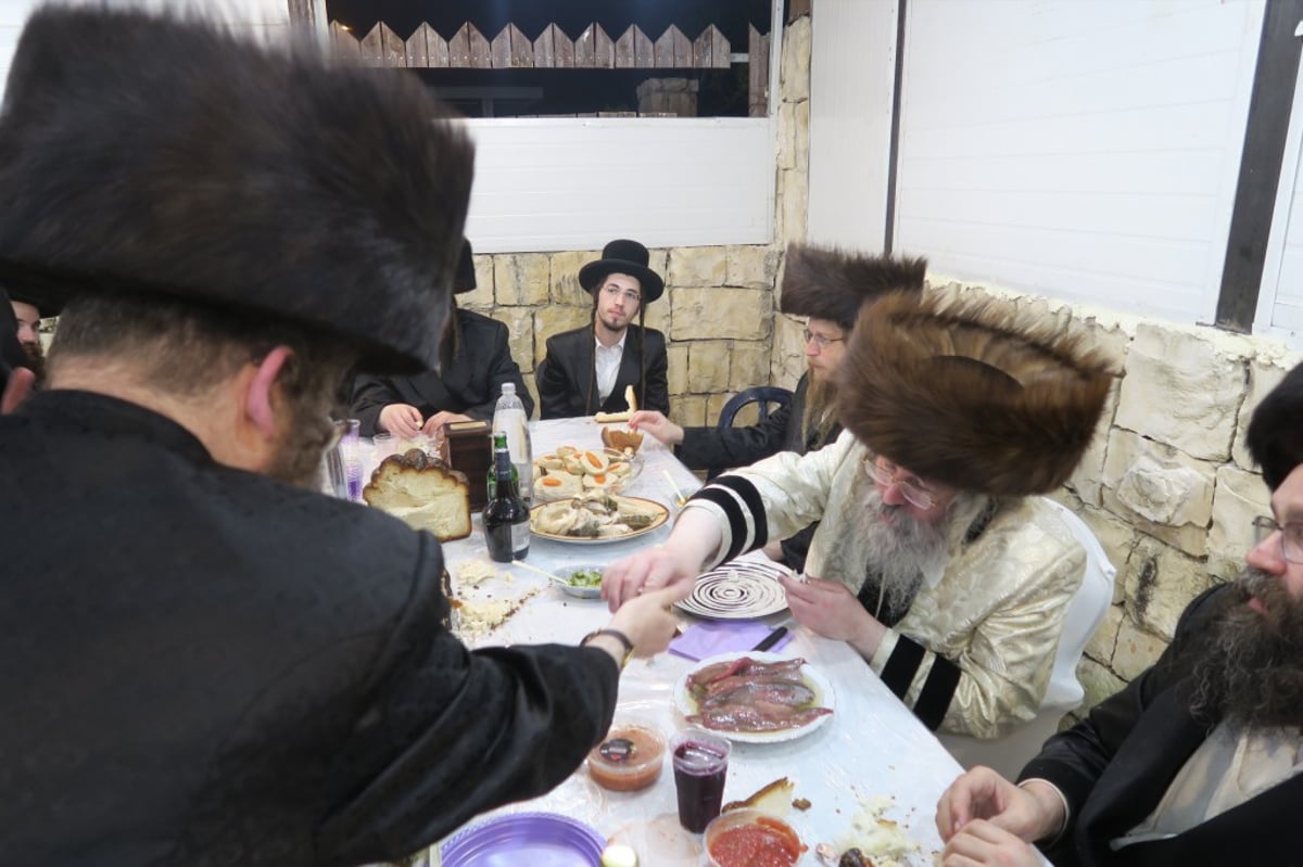 תיעוד: האדמו"ר מראחוב שבת בביתר עילית