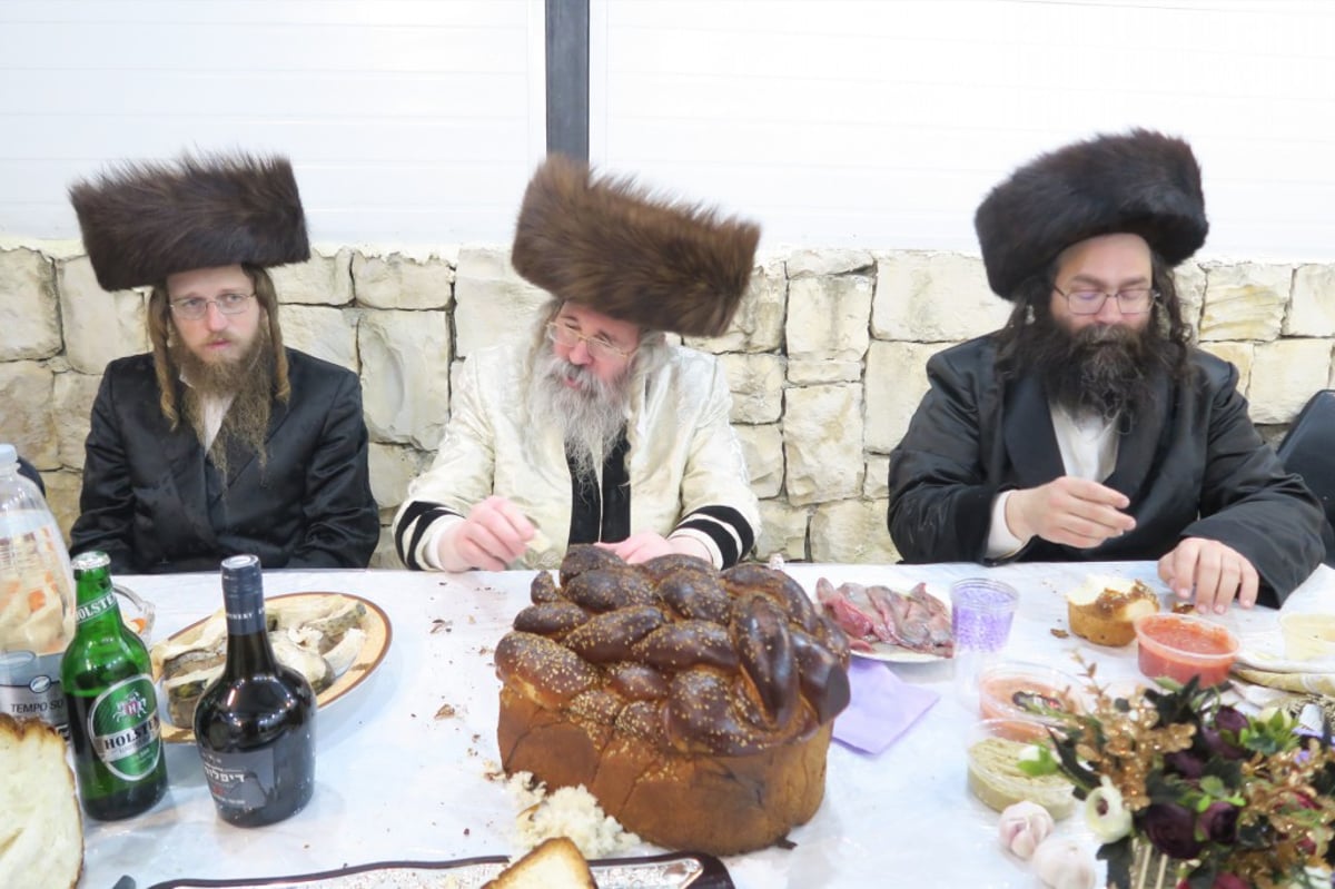 תיעוד: האדמו"ר מראחוב שבת בביתר עילית