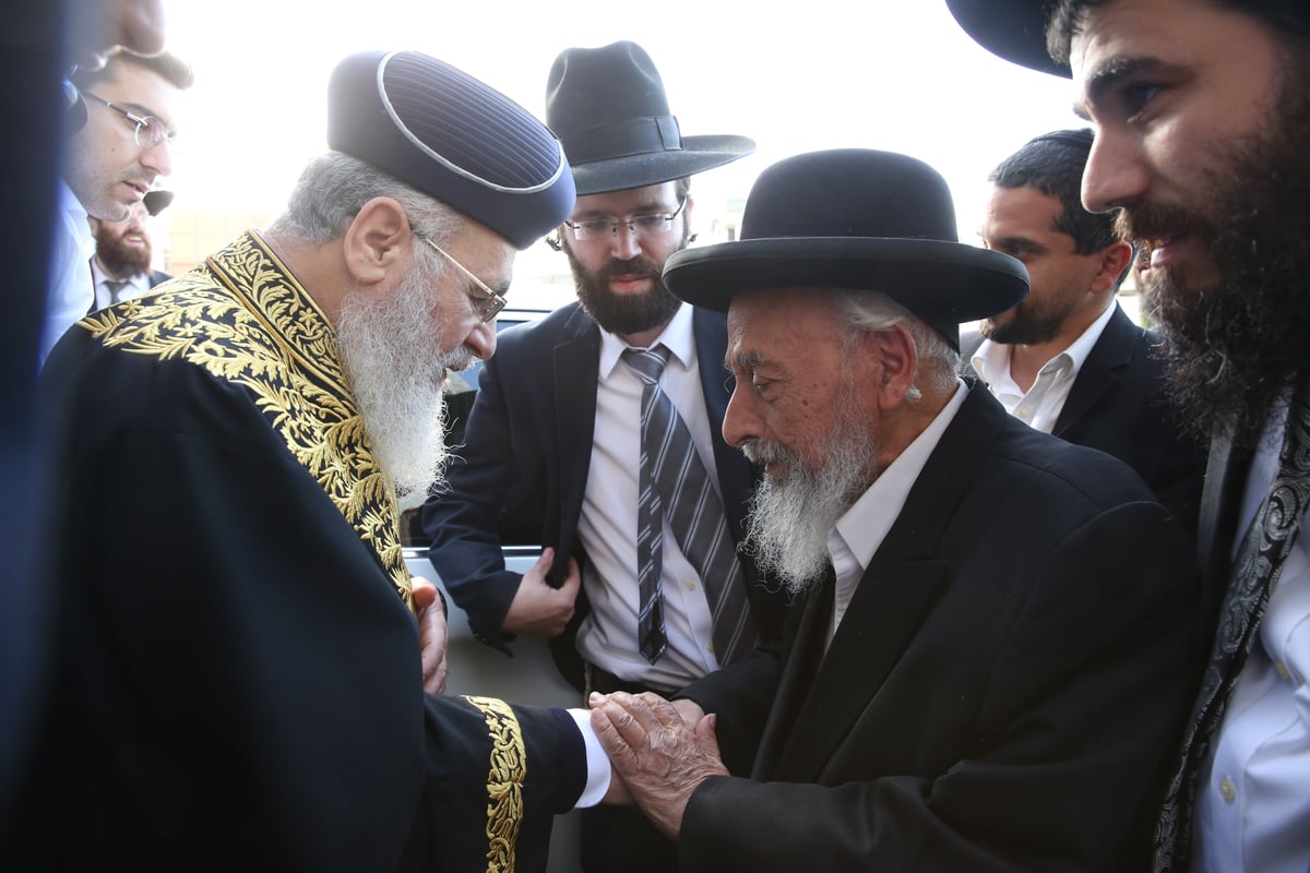 הטכנולוגיות בשימוש ההלכה: מענה 24/6 בווטצאפ,  באתר, במייל ובטלפון