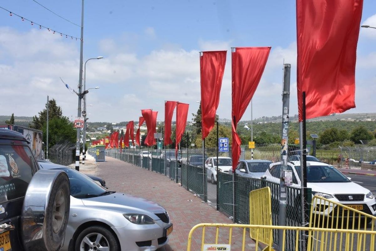 תיעוד מיוחד: ההכנות האחרונות בהר מירון