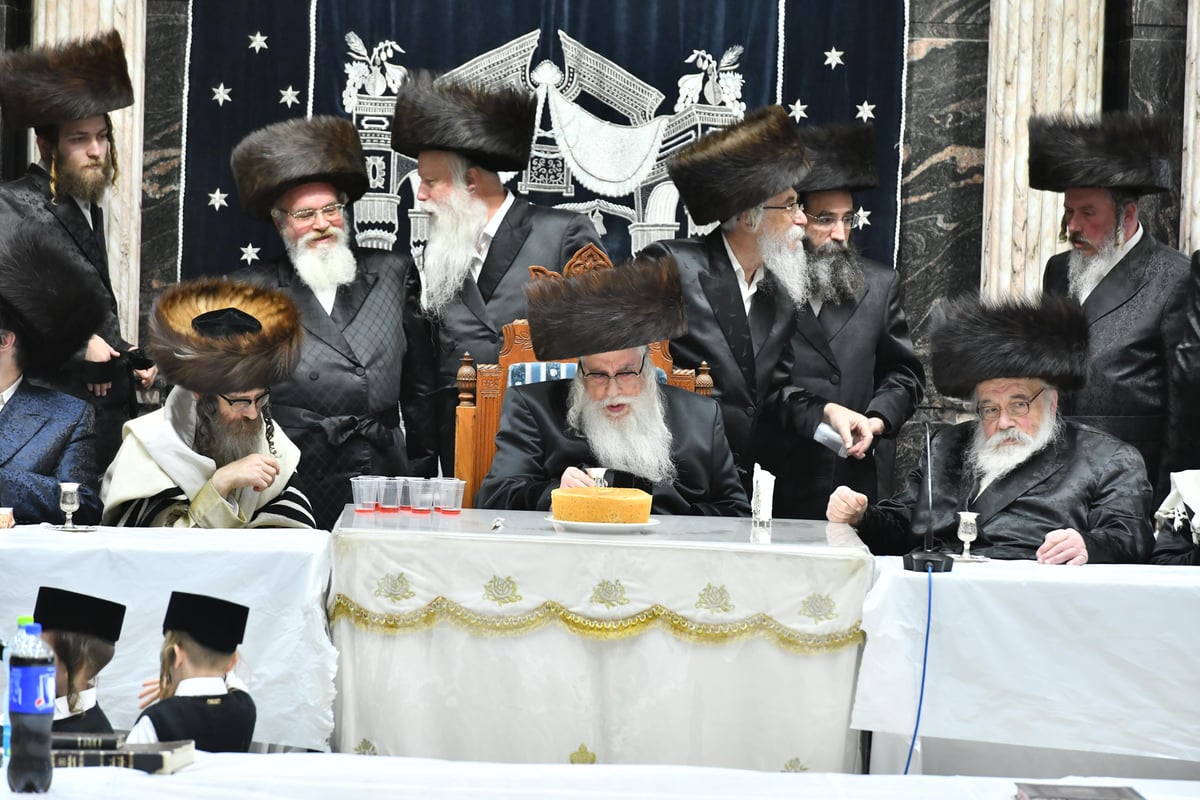 תיעוד: שמחת הברית לנין האדמו"ר מצאנז