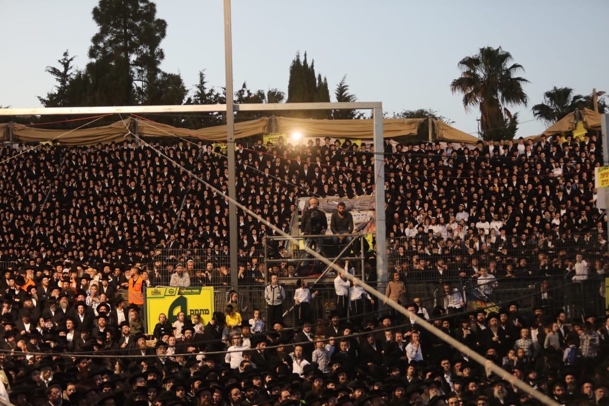 שידור חי מציון הרשב"י; מעמדי ה'הדלקות' במירון