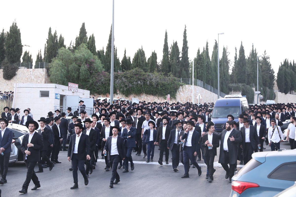 ההורים הגיעו בטיסה מיוחדת להיפרד מבנם: "בכו בדמעות"