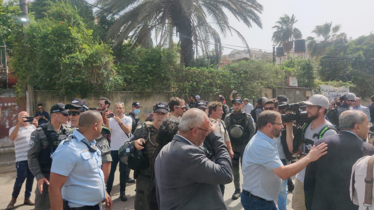 עימות חזיתי: שוטרים, ח"כי ימין ו'המשותפת'