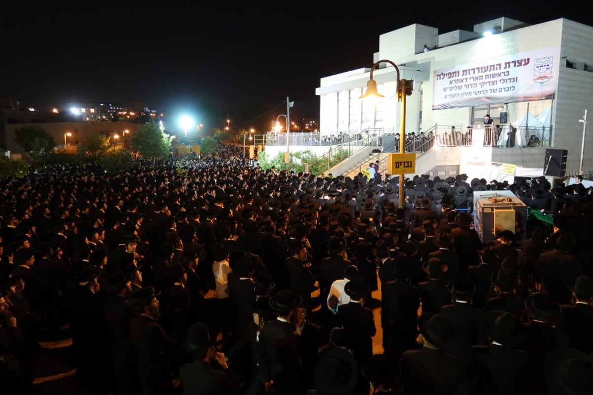 היתומים אמרו קדיש; ההמונים התעוררו. צפו