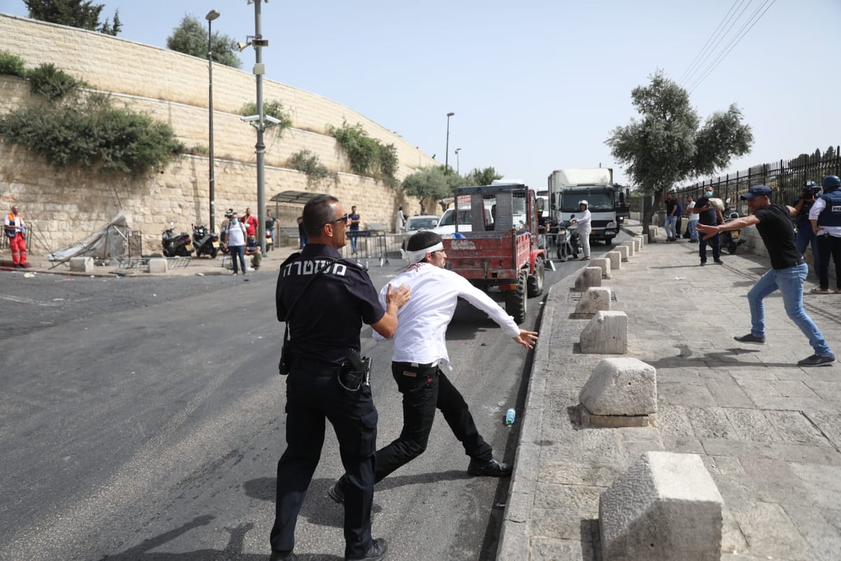 תיעוד דרמטי מירושלים: יהודים ניצלו מלינץ' בשער האריות