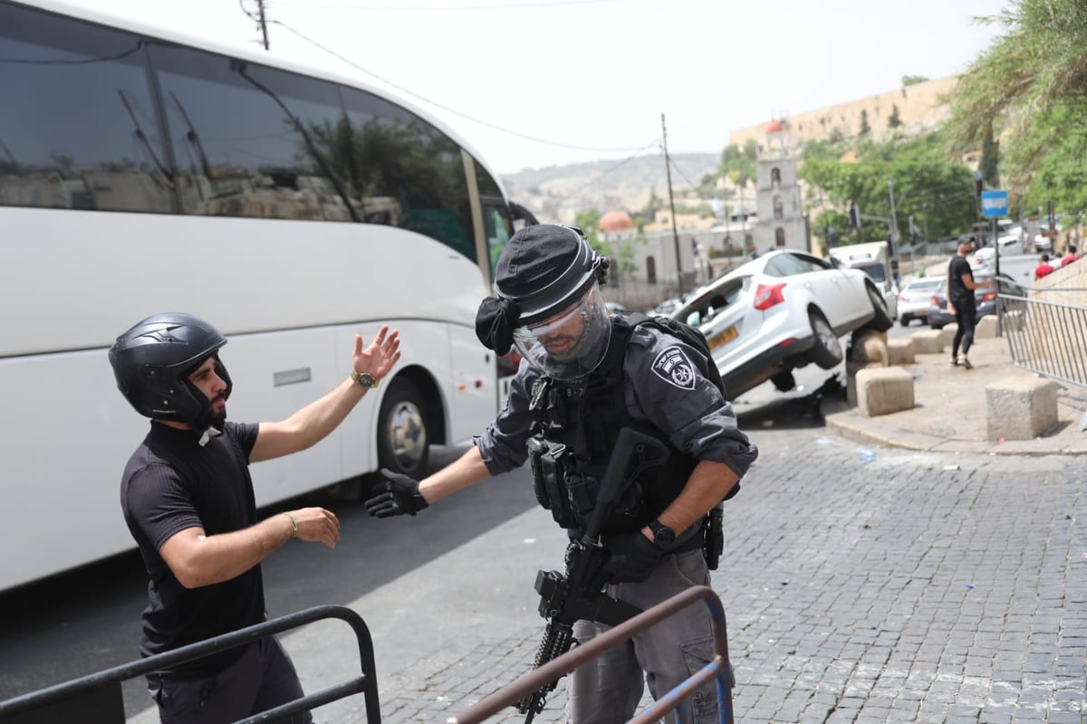 תיעוד דרמטי מירושלים: יהודים ניצלו מלינץ' בשער האריות