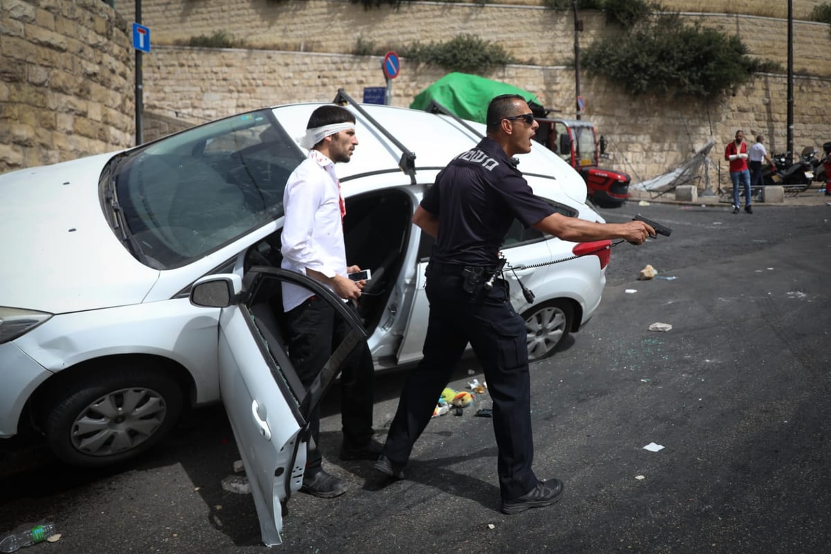 תיעוד דרמטי מירושלים: יהודים ניצלו מלינץ' בשער האריות