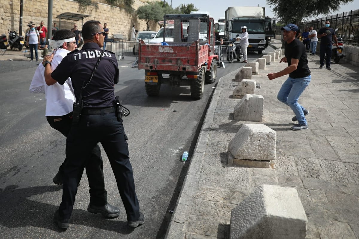 תיעוד דרמטי מירושלים: יהודים ניצלו מלינץ' בשער האריות