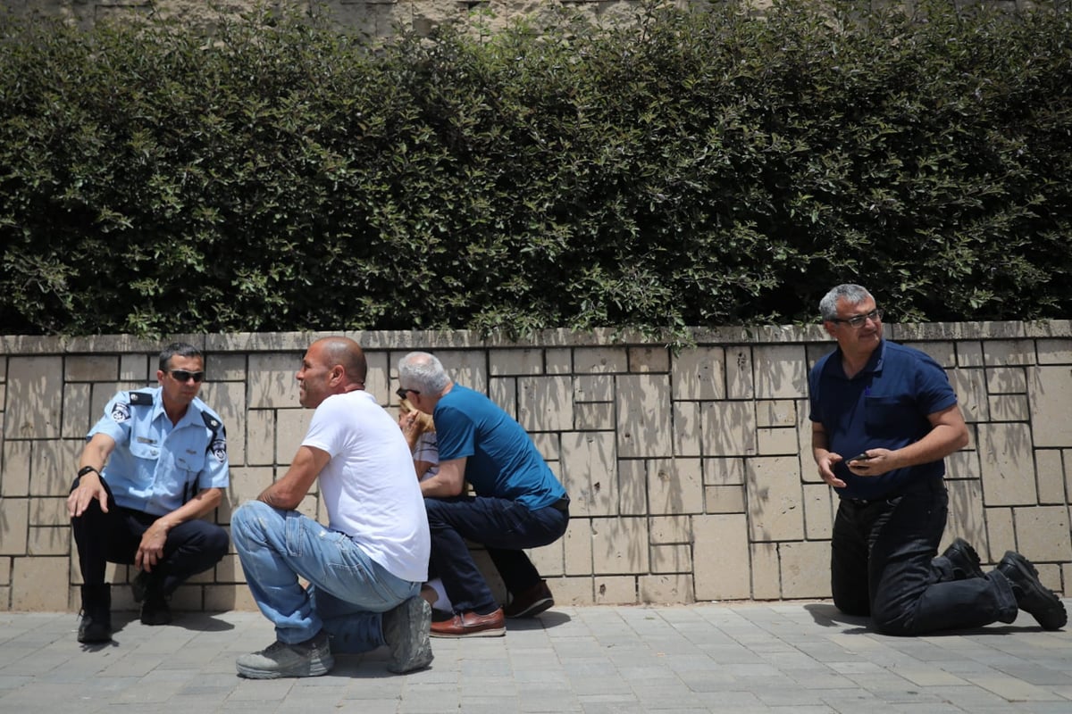 שני אזרחים נהרגו; מטח הטילים גבר על מערכת כיפת ברזל