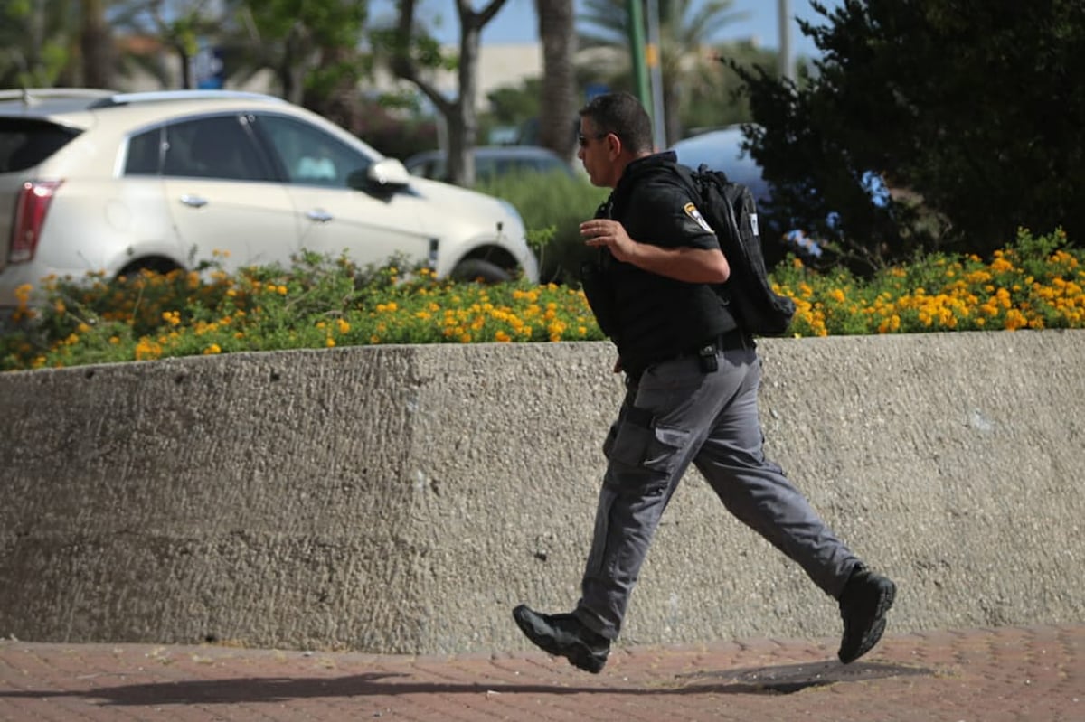 שני אזרחים נהרגו; מטח הטילים גבר על מערכת כיפת ברזל