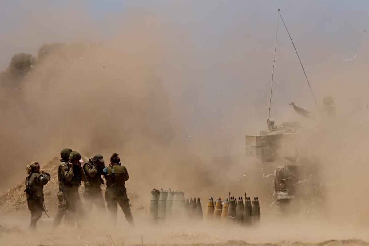 בעדשה של חיים גולדברג: כיפת ברזל וירי הפגזים