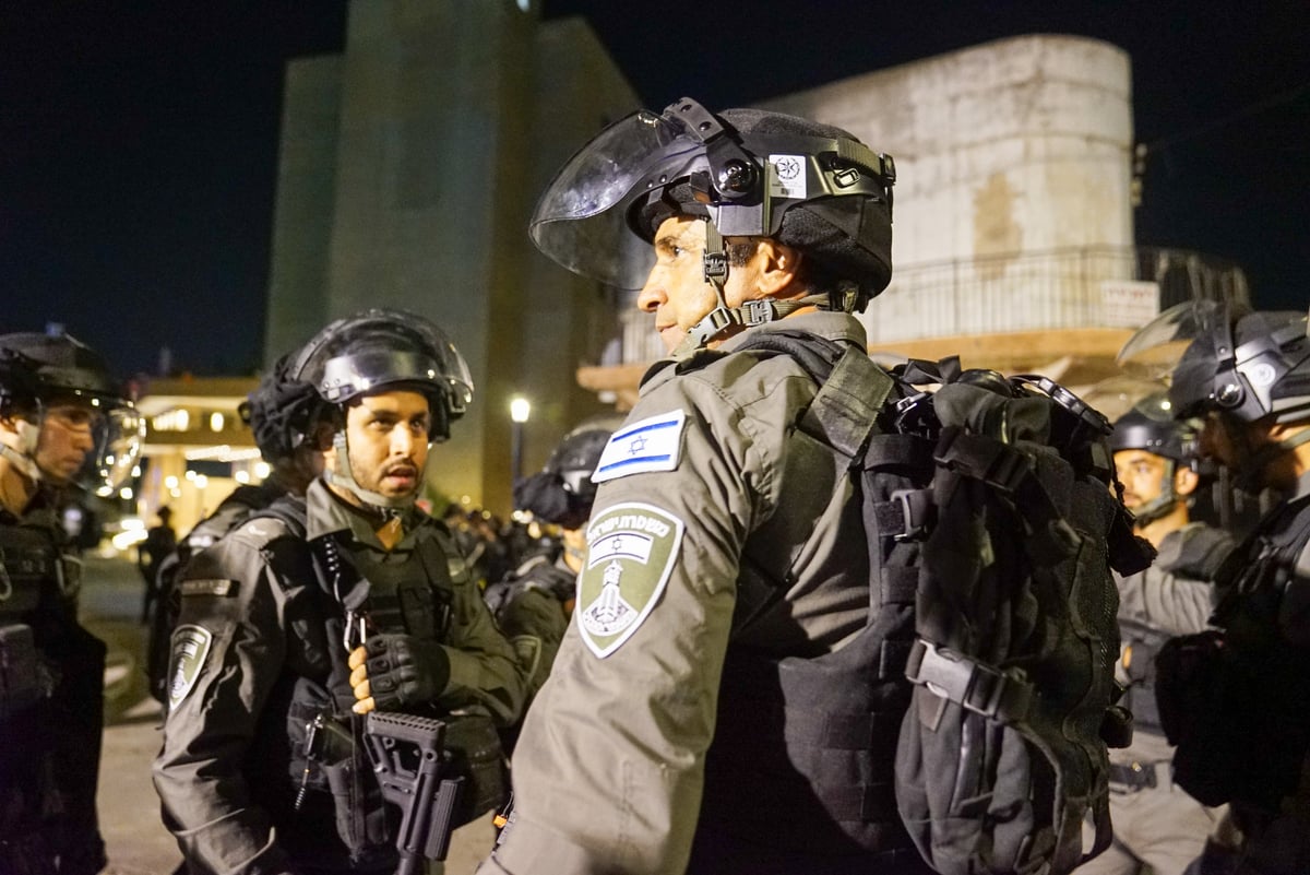 נתניהו סייר בלוד: "מדובר בחיים או מוות". צפו