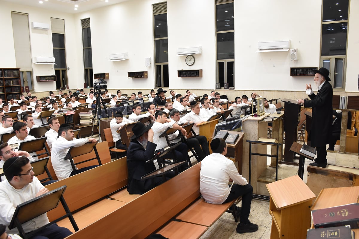 הגר"ש גלאי: "הקב"ה מעורר אותנו כמו 'שעון מעורר'"