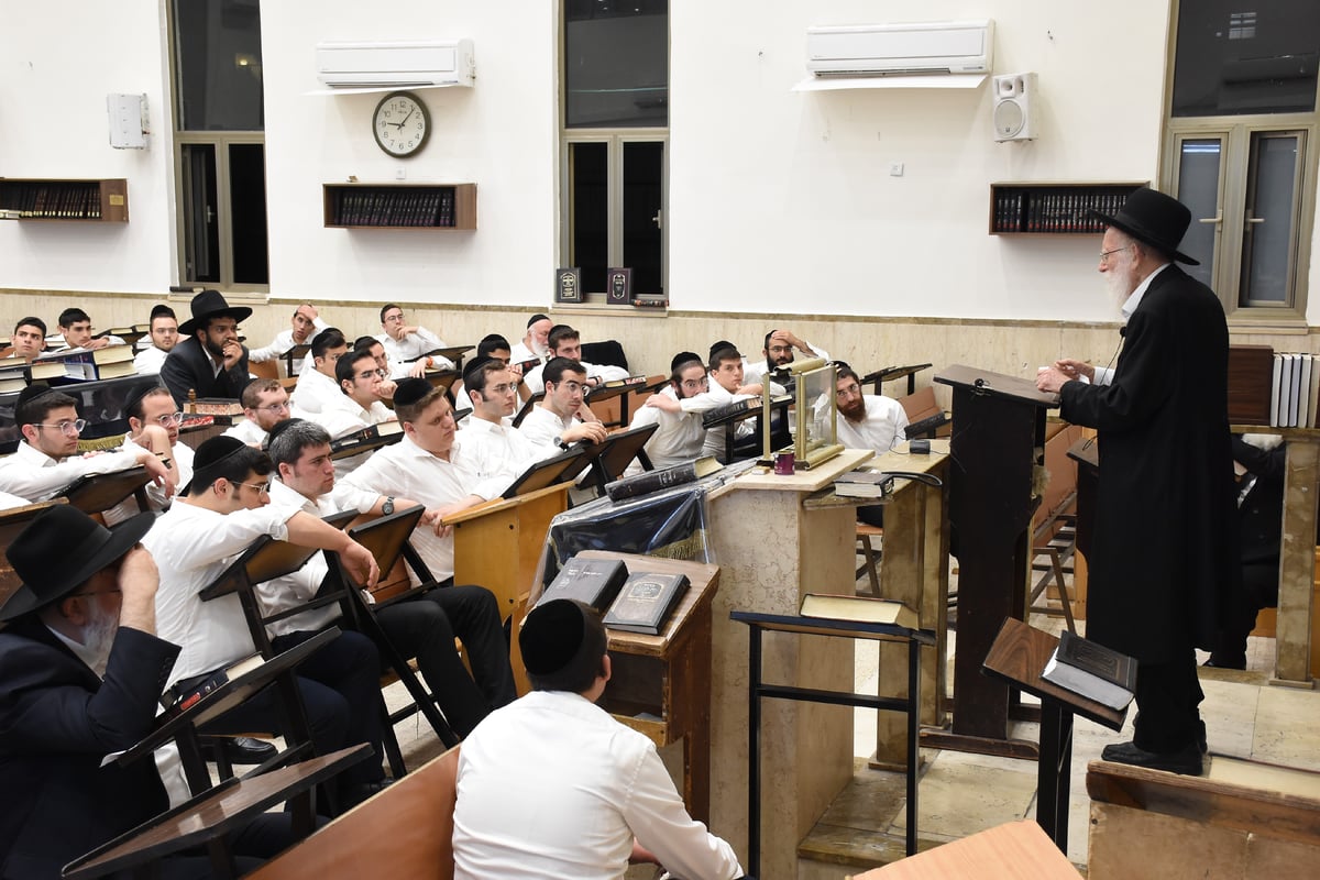 הגר"ש גלאי: "הקב"ה מעורר אותנו כמו 'שעון מעורר'"