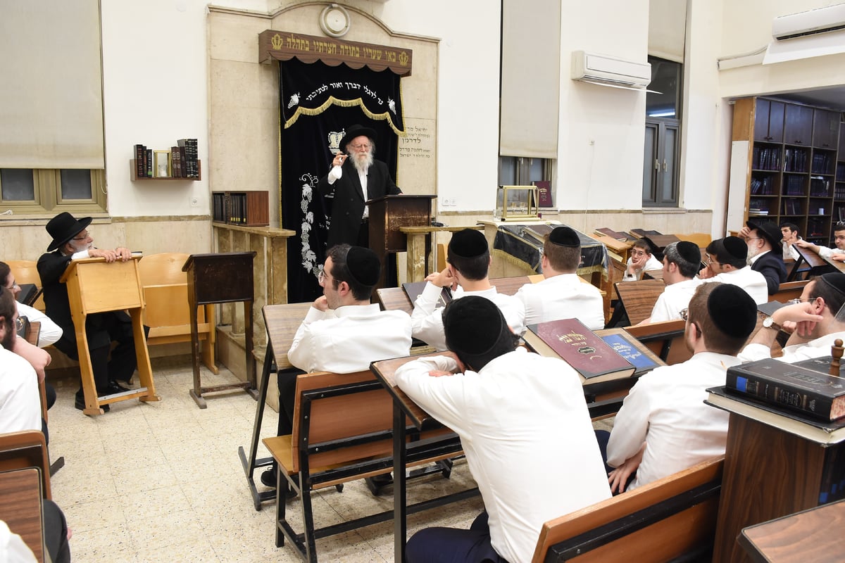 הגר"ש גלאי: "הקב"ה מעורר אותנו כמו 'שעון מעורר'"