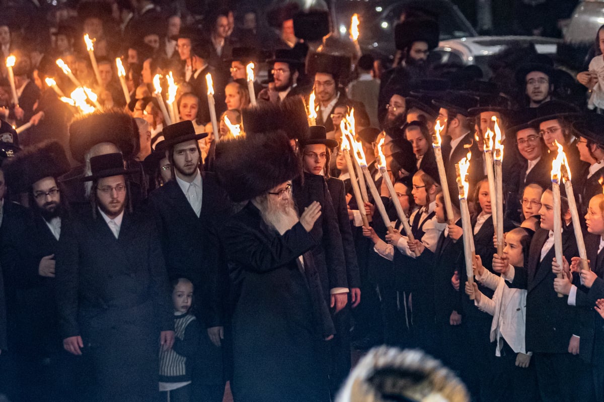 תיעוד: אלפים במעמד ה'בגלייטן' בסאטמר