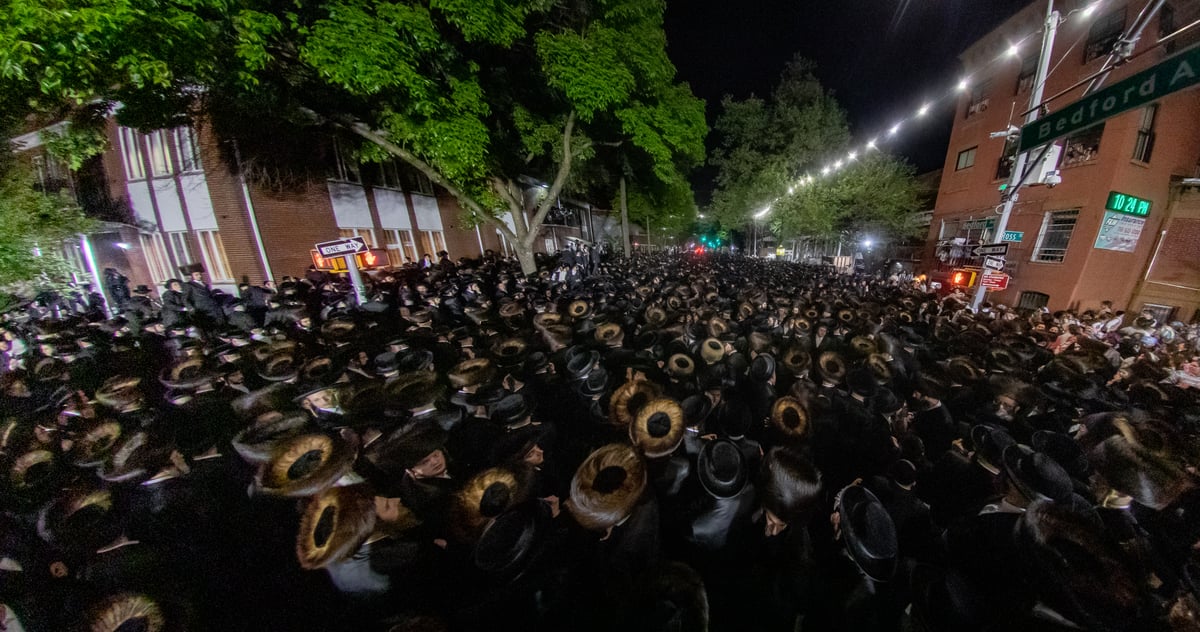 תיעוד: אלפים במעמד ה'בגלייטן' בסאטמר