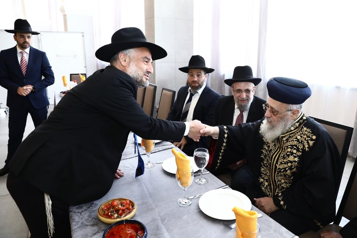 תיעוד: שמחת הברית לנכד הראשון לציון הגר"י יוסף