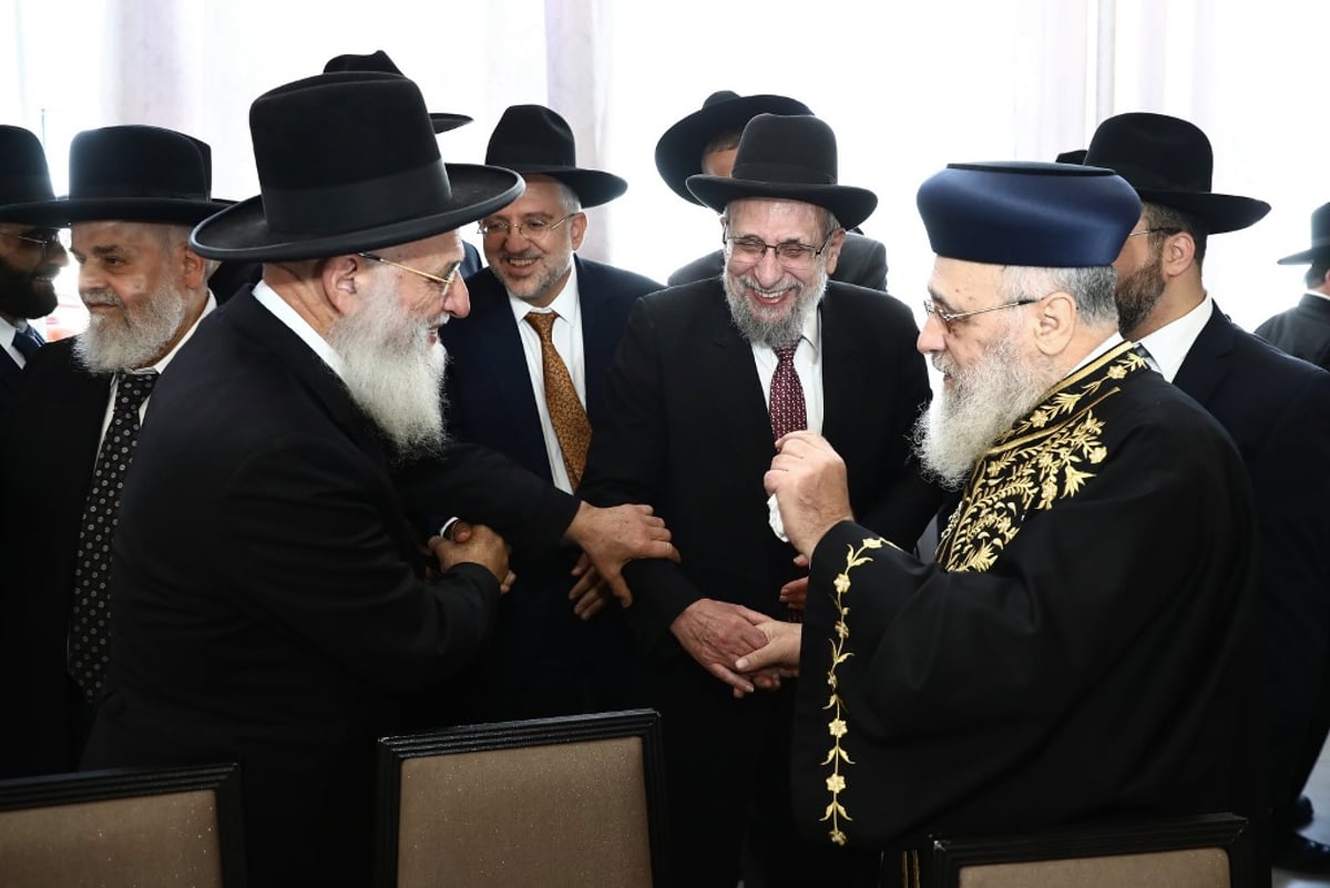 תיעוד: שמחת הברית לנכד הראשון לציון הגר"י יוסף