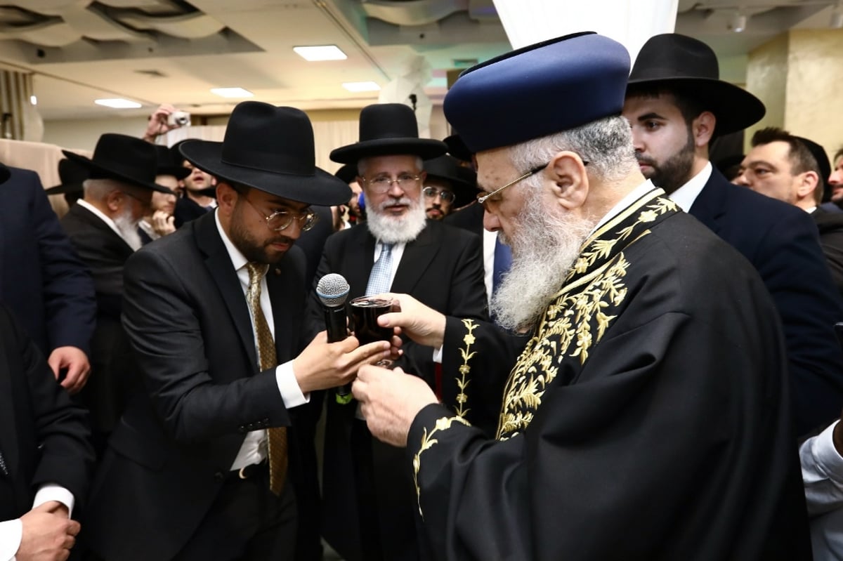 הגר"ז כהן השיא את בנו, כולם השתתפו. צפו