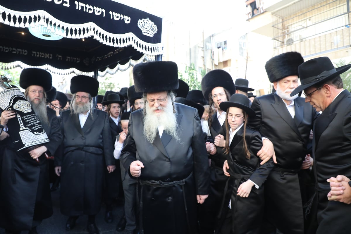 קהילת הגר"ש אלתר הכניסה ספר תורה חדש