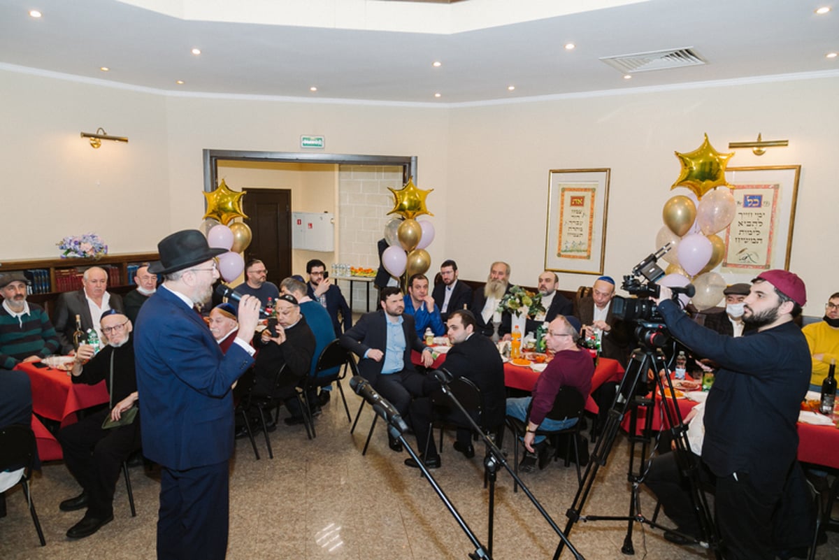 הכנסת ספר תורה בעיירת 'מאלכווקא' ההיסטורית