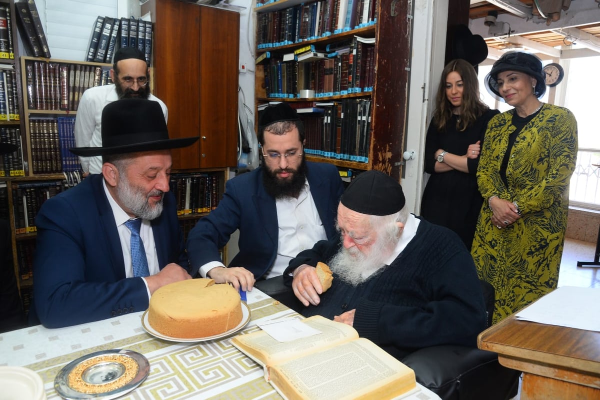 אחרי החתונה: אריה דרעי הגיע להתברך ממרן הגר"ח קנייבסקי