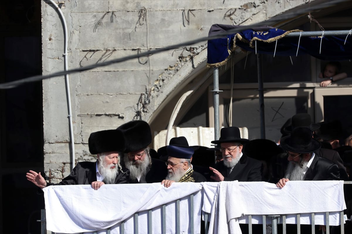 עשרות אלפים השתתפו בחתונת נכד האדמו"ר מגור • תיעוד