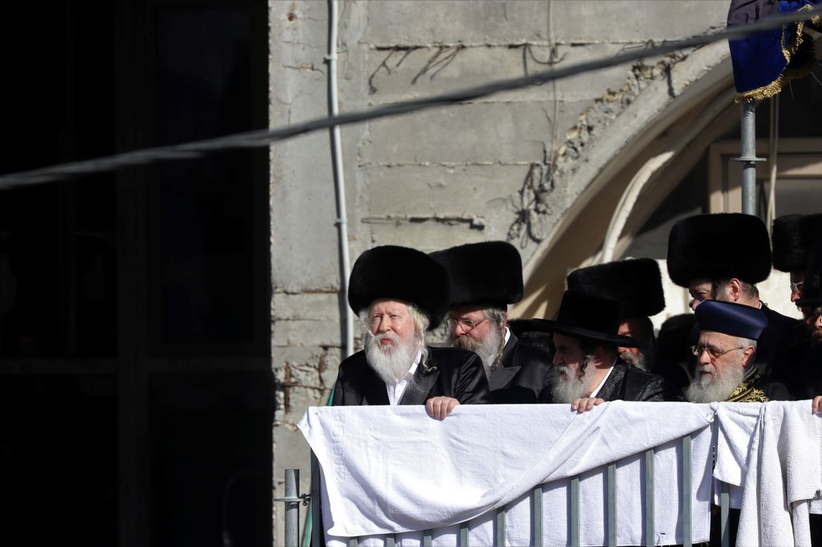 עשרות אלפים השתתפו בחתונת נכד האדמו"ר מגור • תיעוד