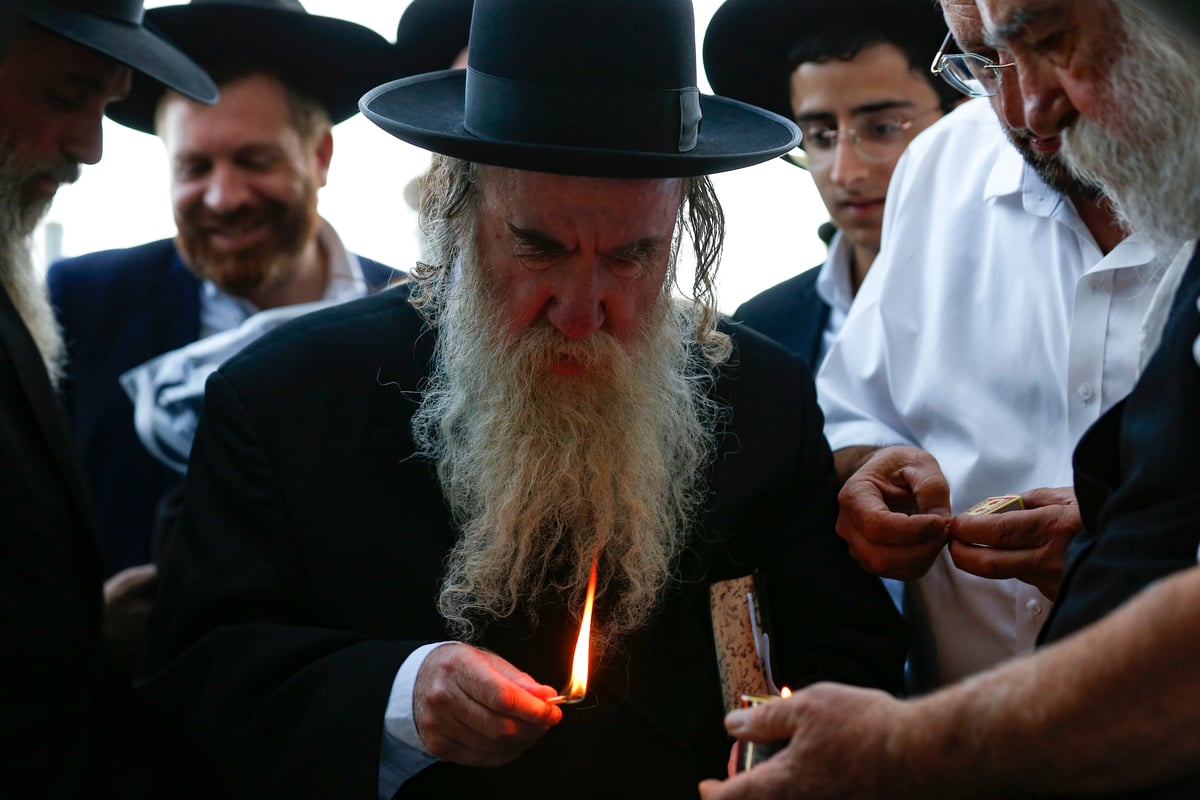 לקראת השלושים: שלט אזכרה נתלה במקום האסון