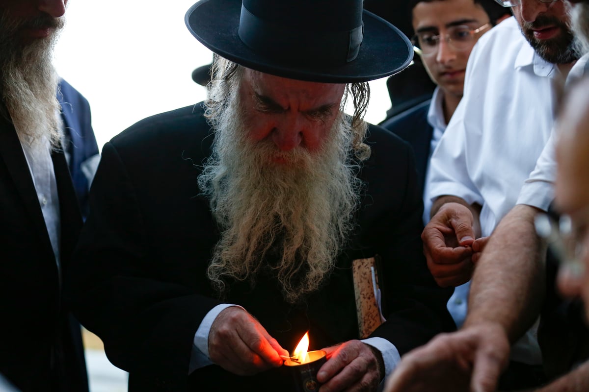 לקראת השלושים: שלט אזכרה נתלה במקום האסון