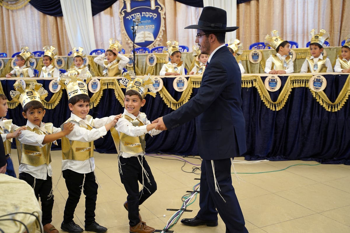 אחרי הקורונה: מסיבות חומש וסידור • תיעוד